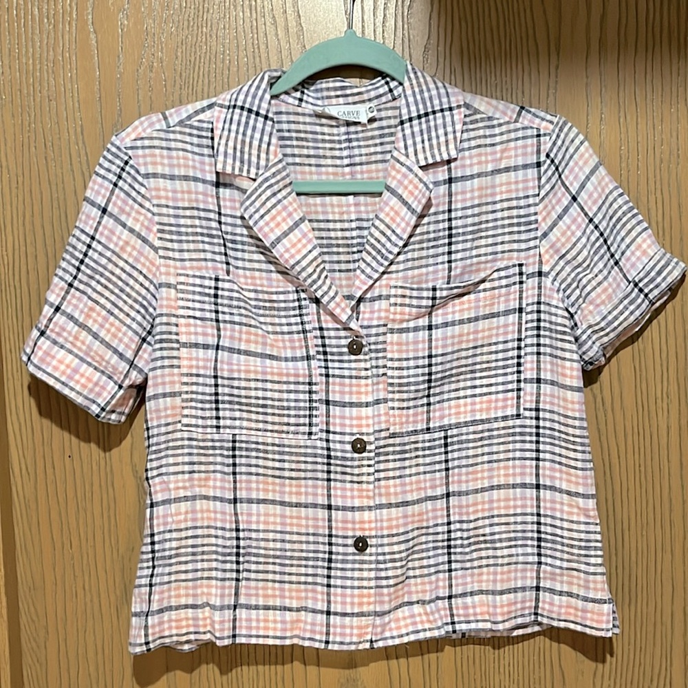 Carve Designs women’s short sleeved plaid patterned 55% linen button down shirt